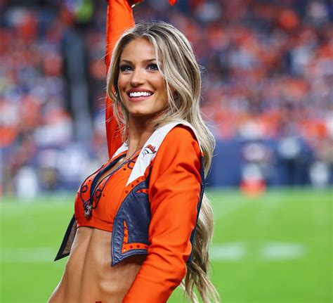 Who is Berkleigh Wright Broncos cheerleader, bio,。